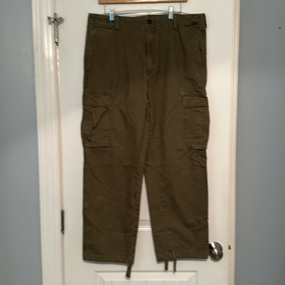 Men’s Banana Republic cargo pants relaxed fit